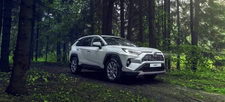 Замена топливного фильтра Toyota&nbsp;RAV4